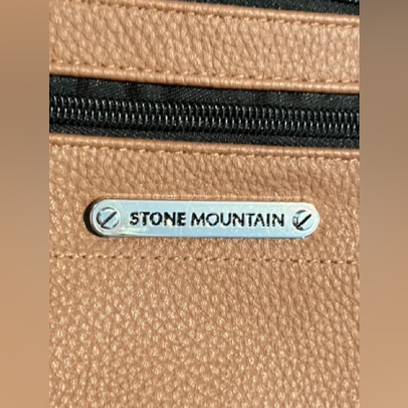 Stone Mountain USA, LLC crossbody bag. Bonus wristlet strap. Black & tan. - Picture 4 of 16